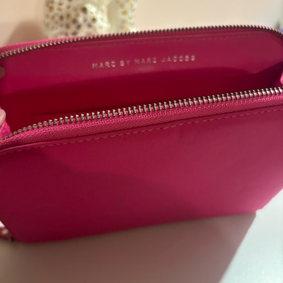 Marc by Marc Jacobs Pink Wallet/ Tablet Case - Picture 4 of 4